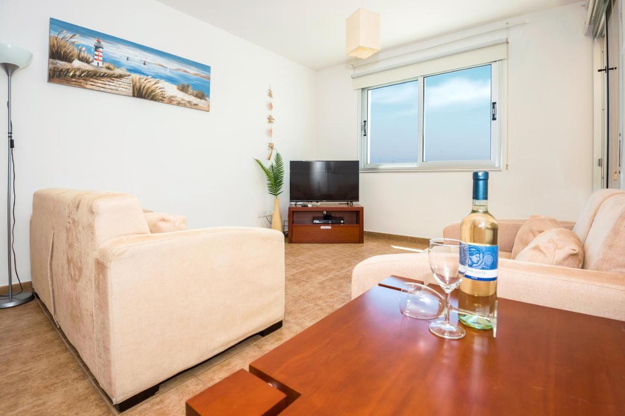 Seabreeze Apartment 200M Away From The Sea Paralímni Eksteriør bilde