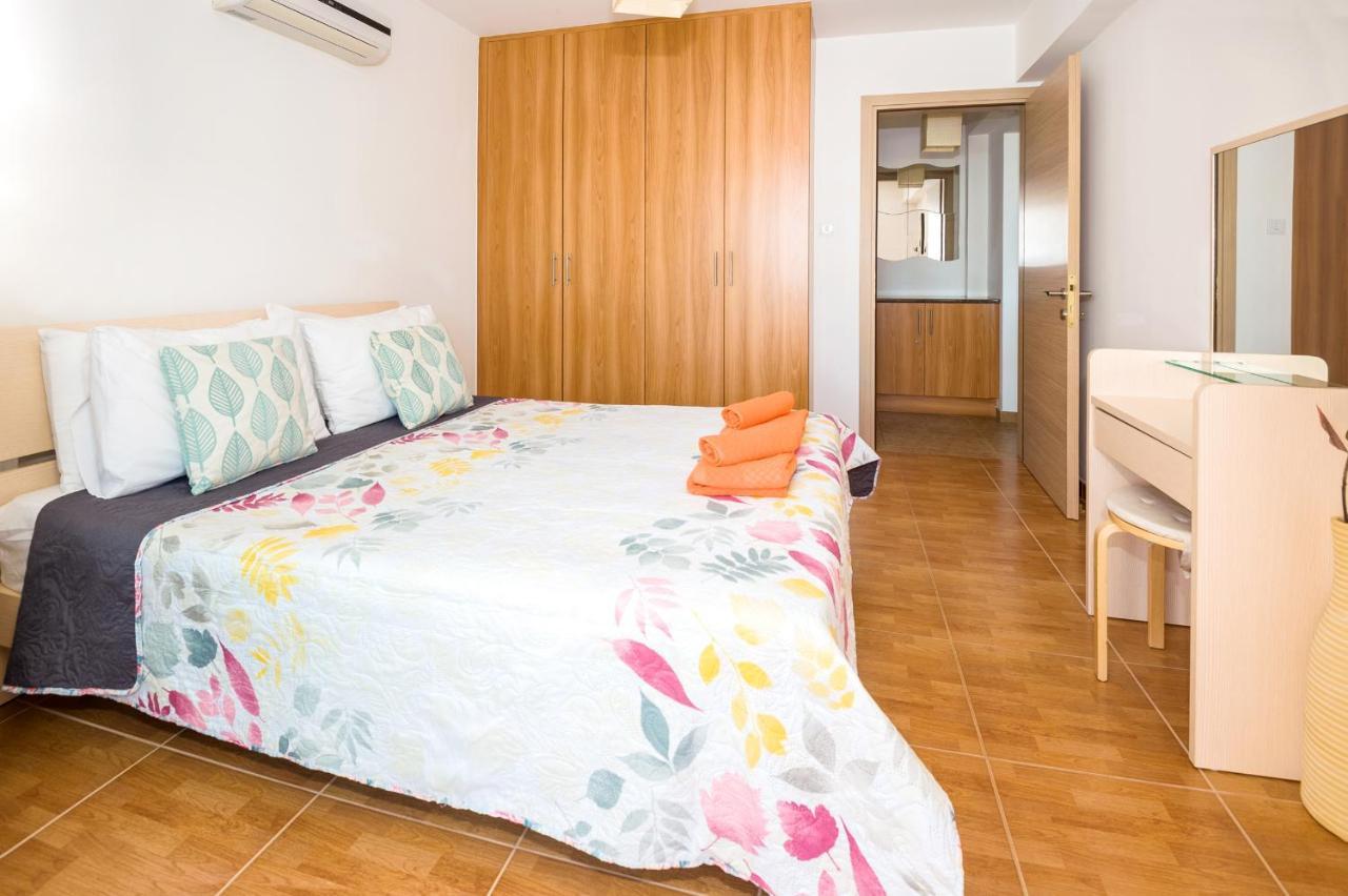 Seabreeze Apartment 200M Away From The Sea Paralímni Eksteriør bilde