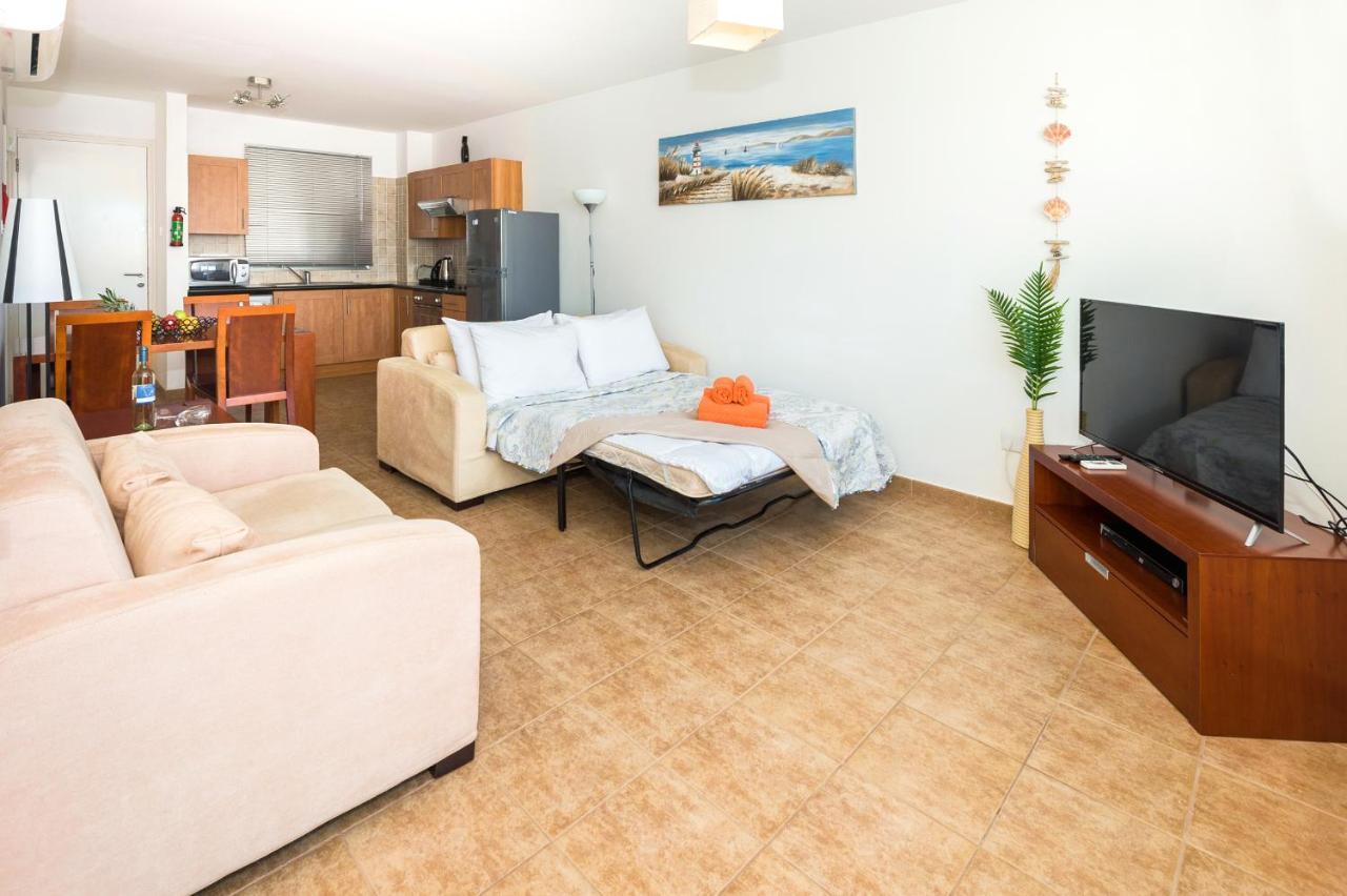 Seabreeze Apartment 200M Away From The Sea Paralímni Eksteriør bilde