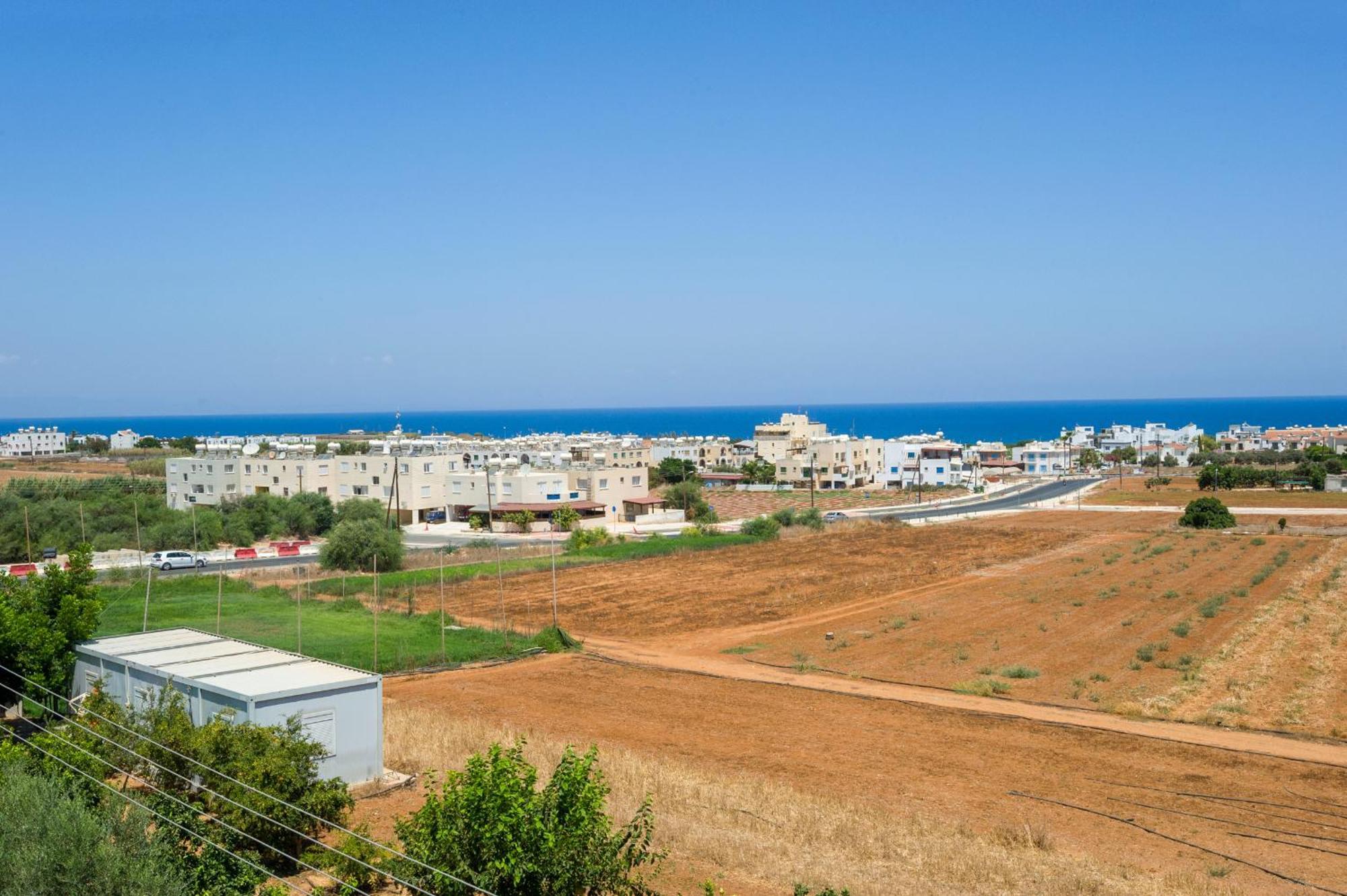 Seabreeze Apartment 200M Away From The Sea Paralímni Eksteriør bilde