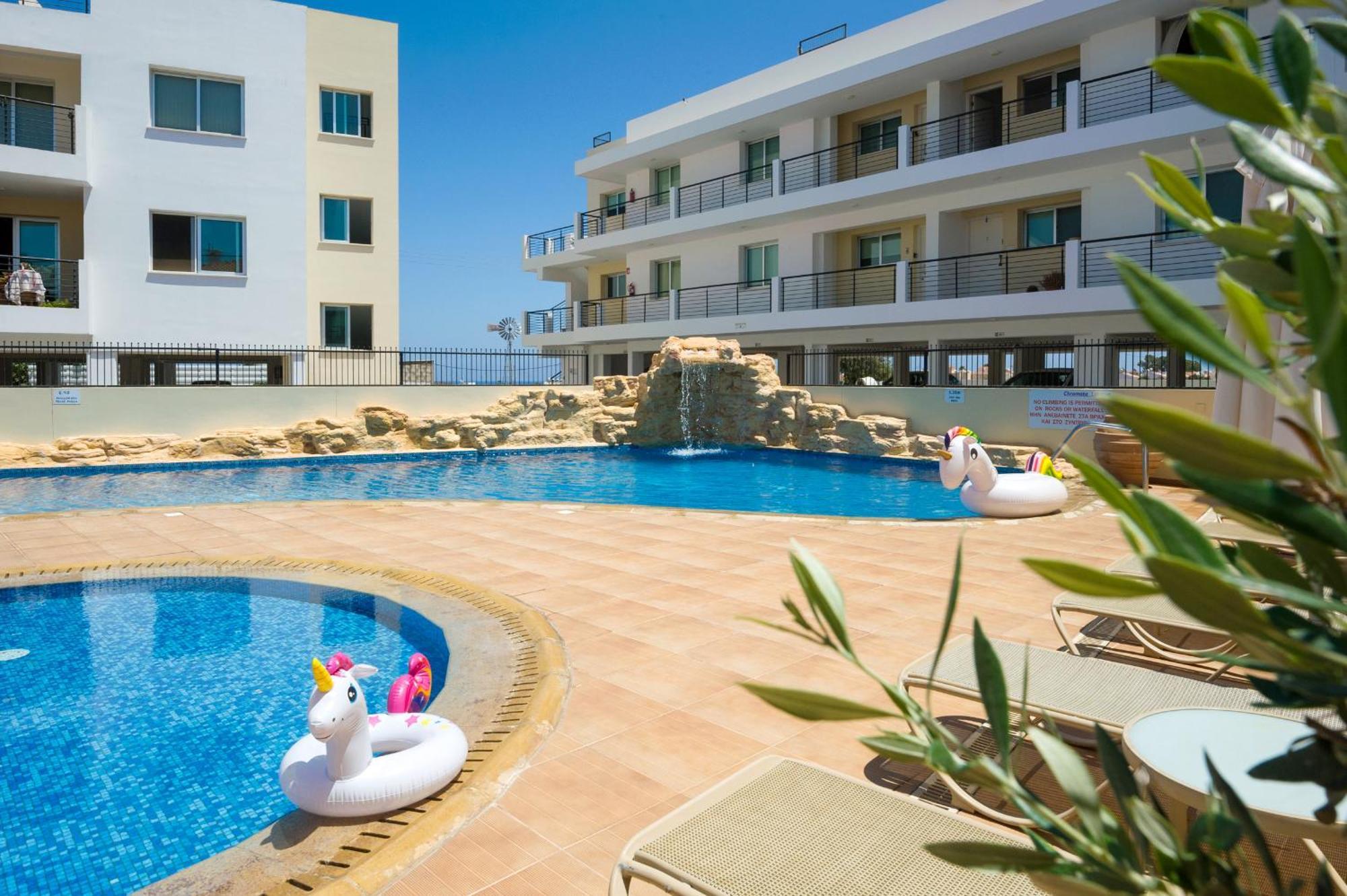 Seabreeze Apartment 200M Away From The Sea Paralímni Eksteriør bilde